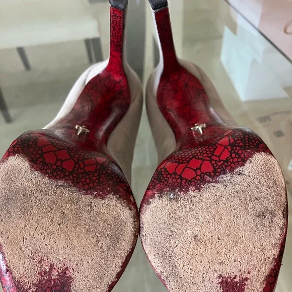 Cesare Paciotti Made In Italy. Dove grey Suede stiletto with platform. - Picture 6 of 8